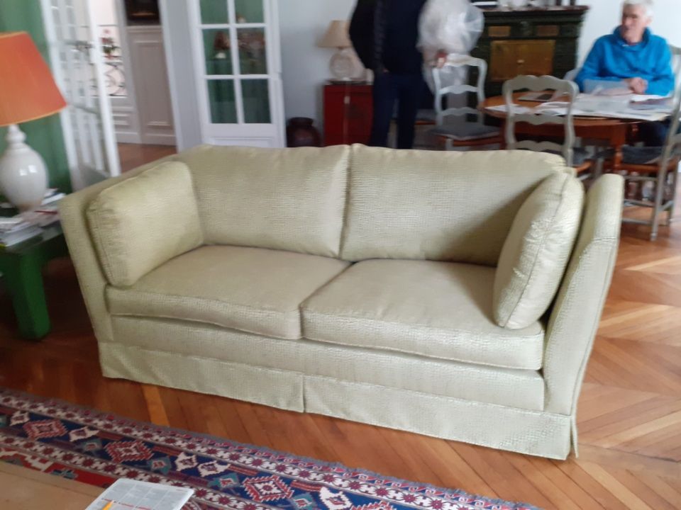 Canapé blanc en cuir