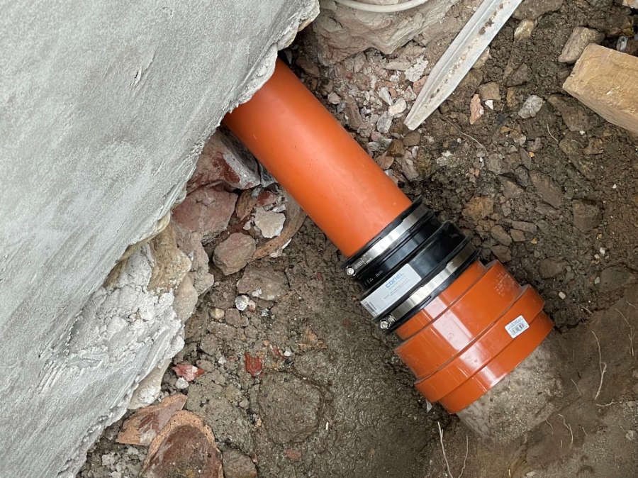 Saniertes Rohr von Außen