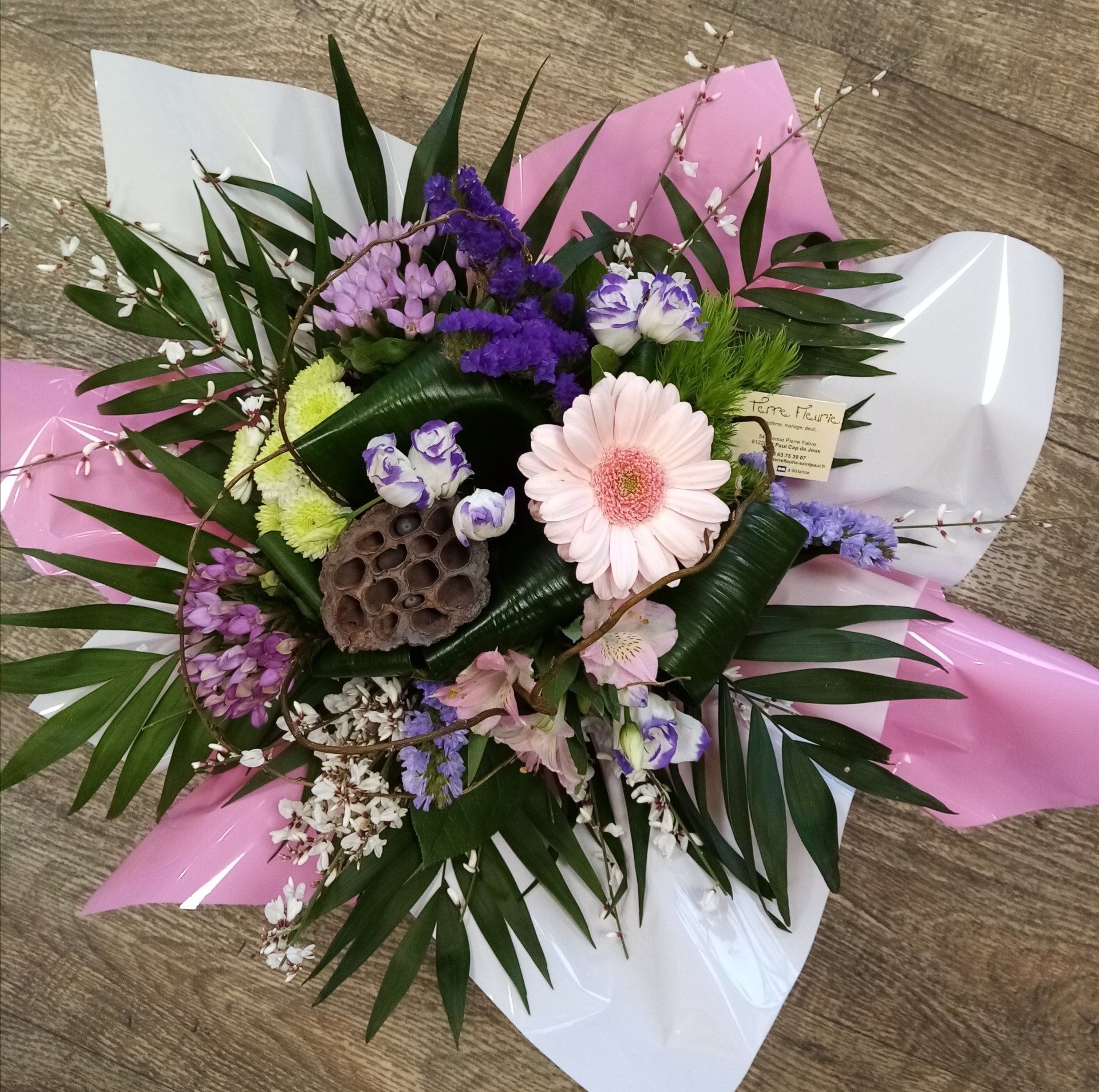 Composition florale rose et violet