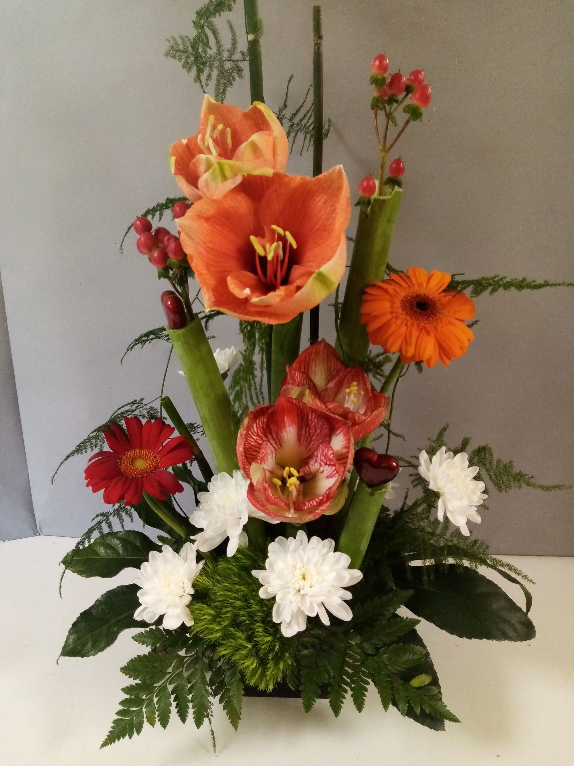 Composition florale tropicale