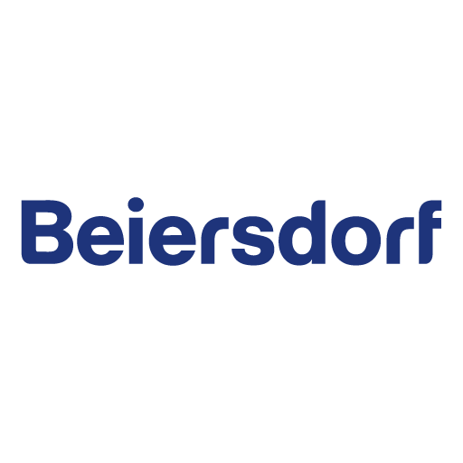 Logo Beiersdorf napisane ciemnoniebieskim tekstem na białym tle.