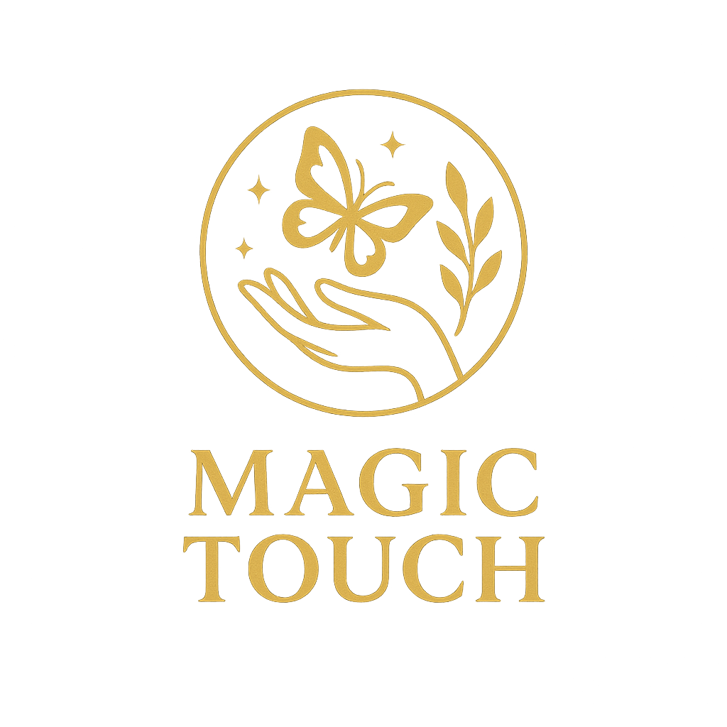 Złote logo: dłoń trzymająca motyla, wewnątrz okręgu z napisem „MAGIC TOUCH” poniżej.