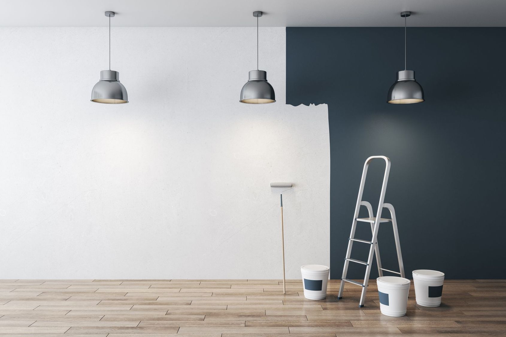 Pièce en cours de peinture : mur blanc à moitié peint en gris foncé, avec une échelle, des pots de peinture et trois suspensions lumineuses.