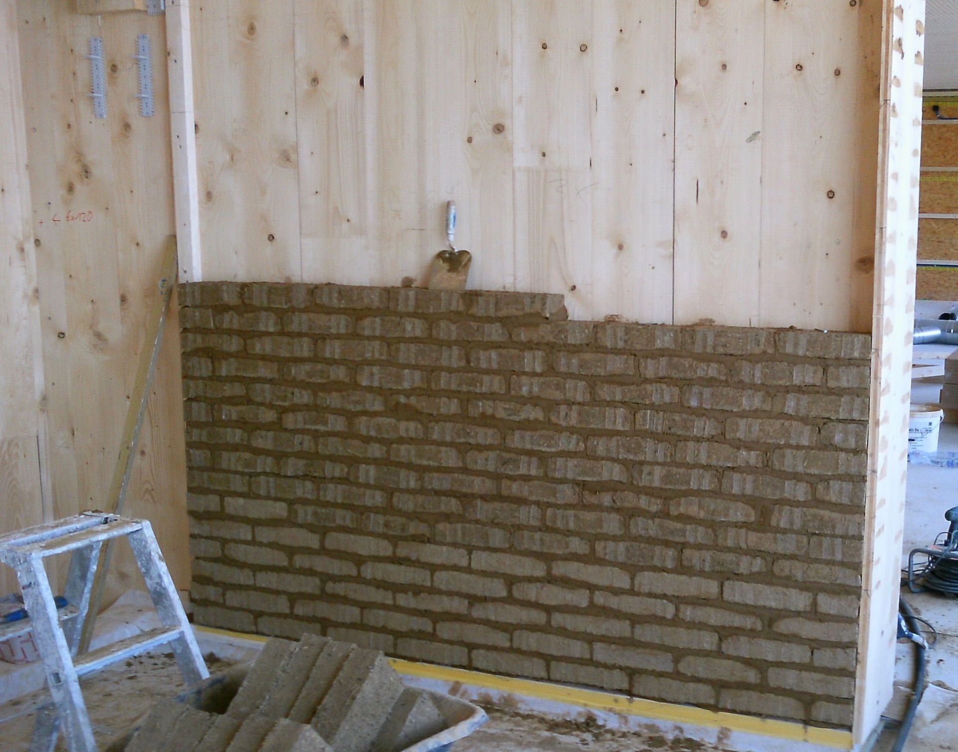 Lehmleichtsteine für Lehmwände - Stroba Terra