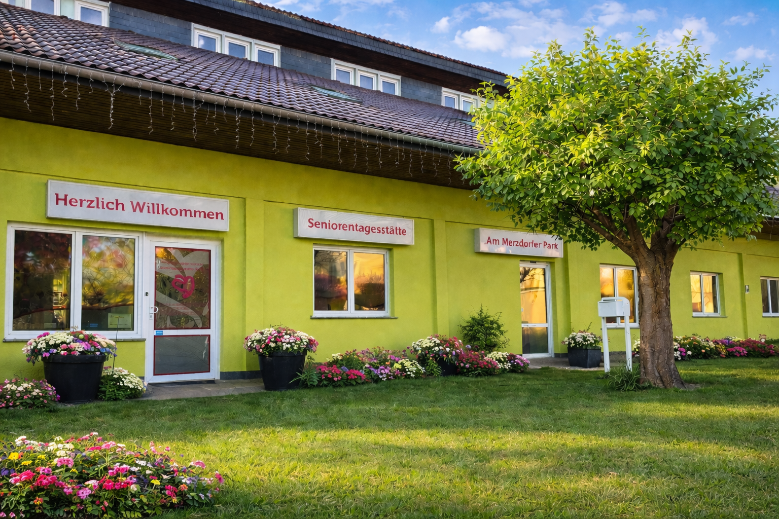 Zwei leere Bilderrahmen überlappen sich auf grauem Hintergrund.