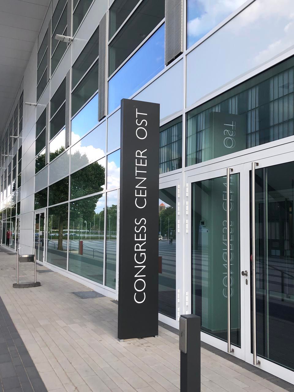 Werbepylone Congress Center Ost