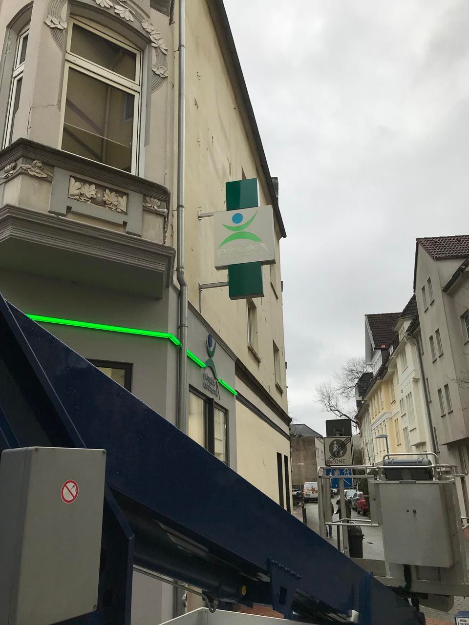 Selbstleuchtende Ausleger von der Schade und Naatz