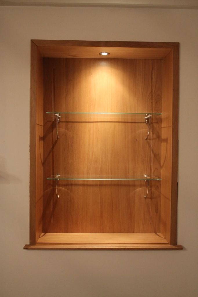 Rangement incrusté dans une cloison