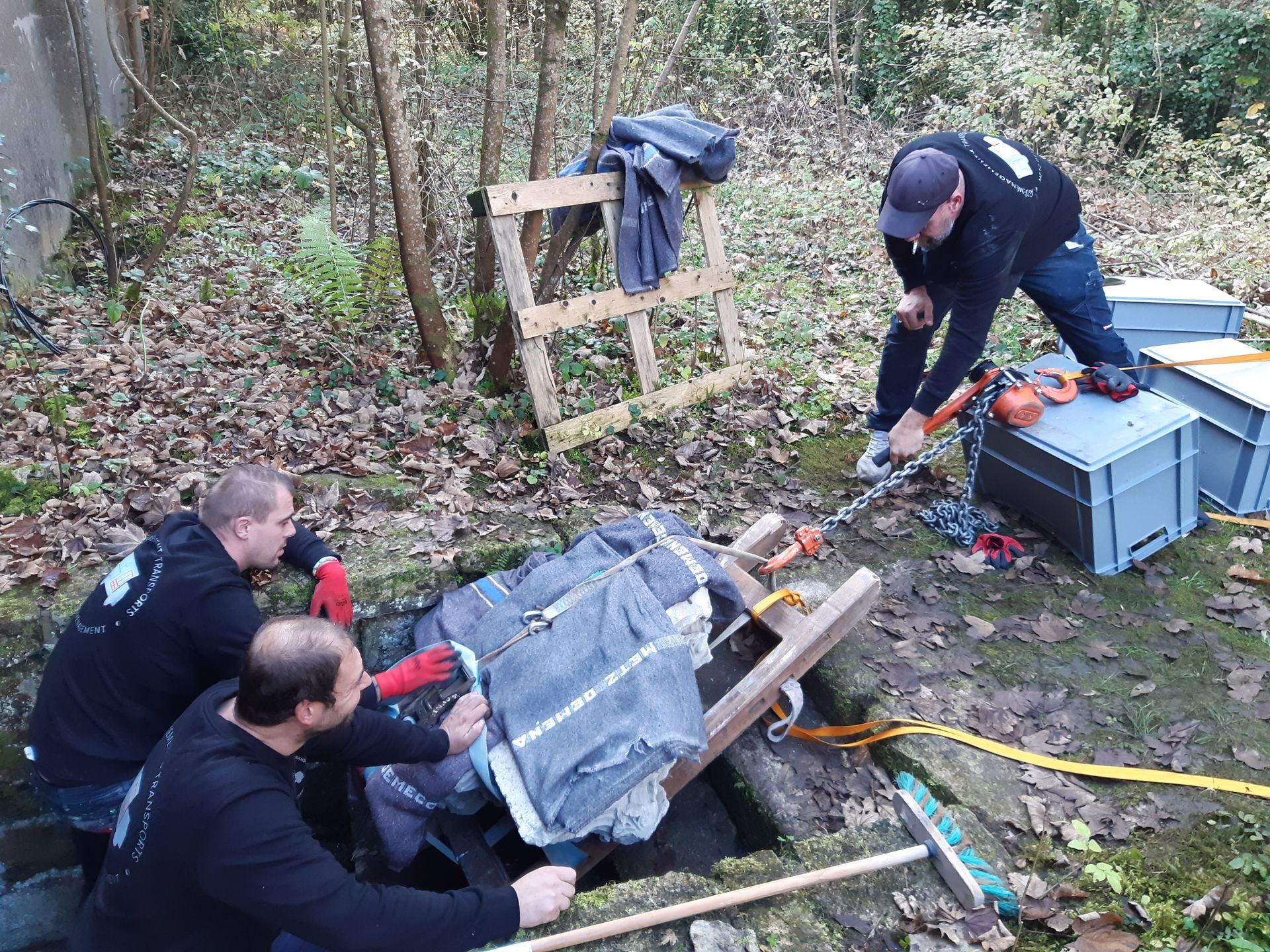 Déplacement de pierre de la citadelle de Verdun sur une palette.