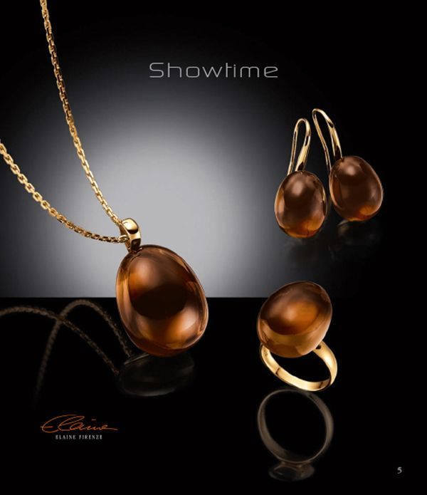 Goldener Schmuck mit Bronzefarbenden Anhängern