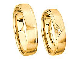 35 goldring mit stein im Dreieck