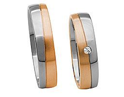 halb silberring, halb rosegoldring schräg mit Stein