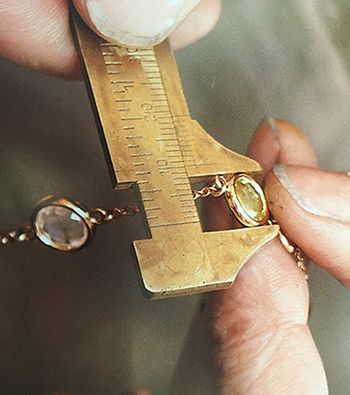 Lineal zum Messen des Schmucks