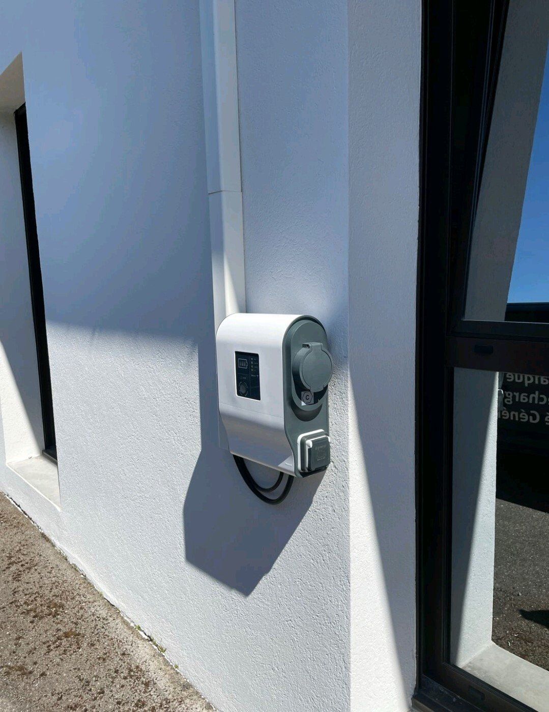 Borne de charge pour véhicule électrique