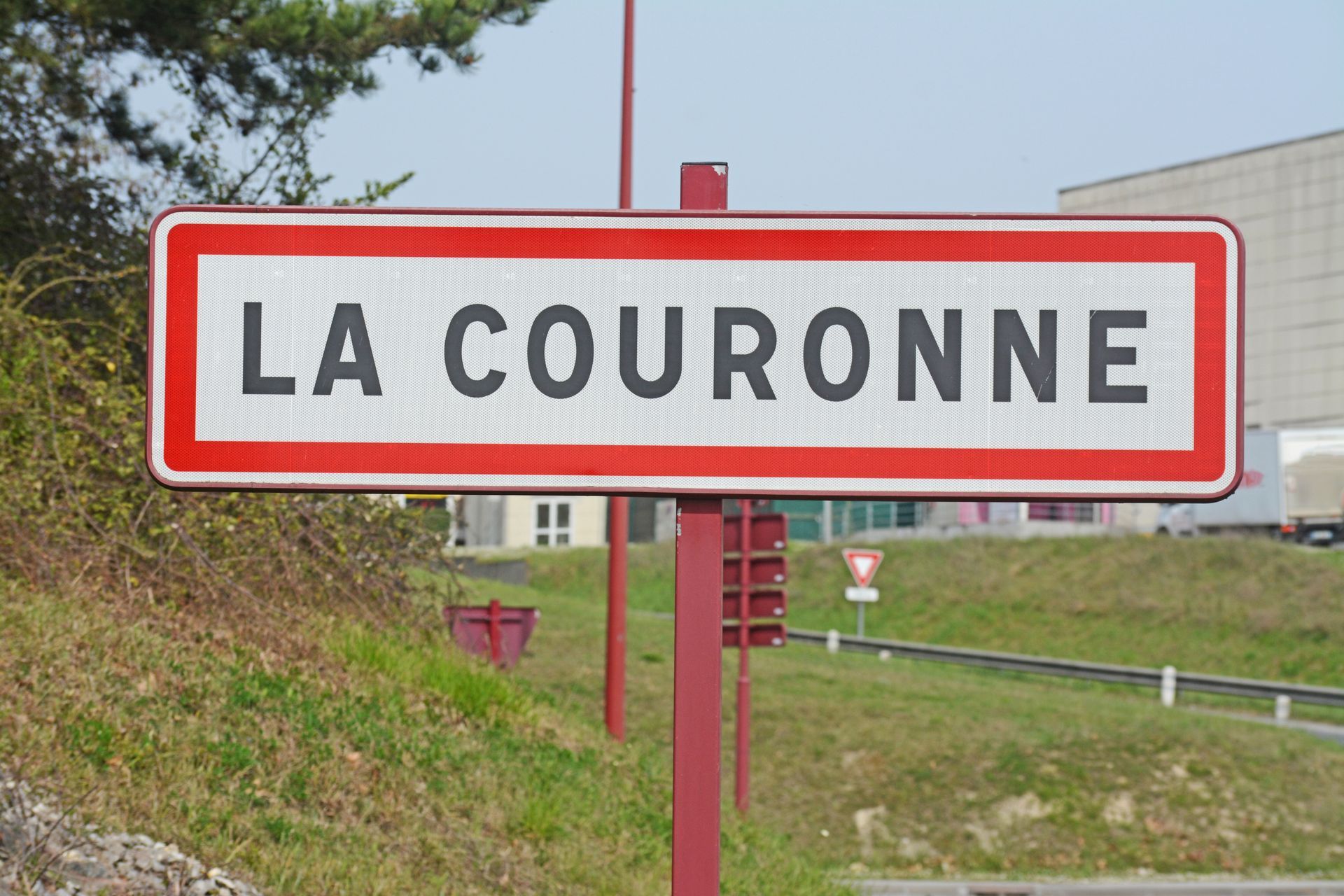 Lien vers la page Agence La Couronne