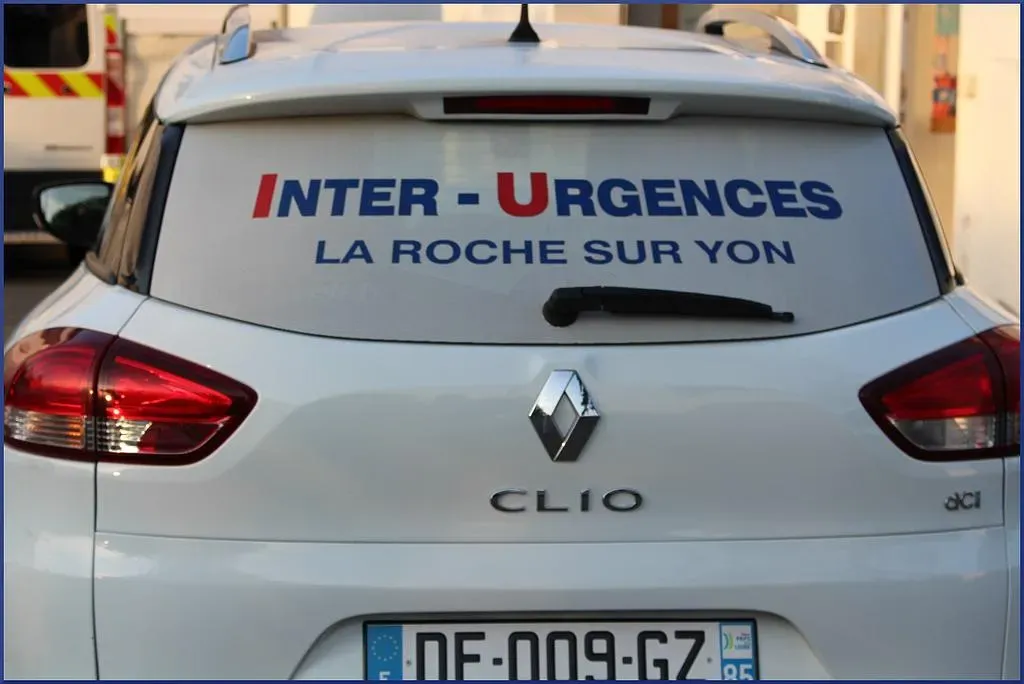 Voiture Inter-Urgences vue de derrière