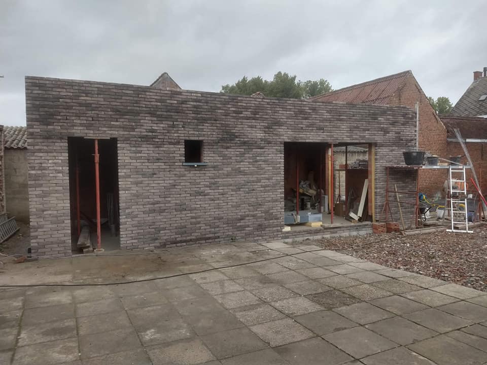 Afronding metsen van bijbouw kapperszaak