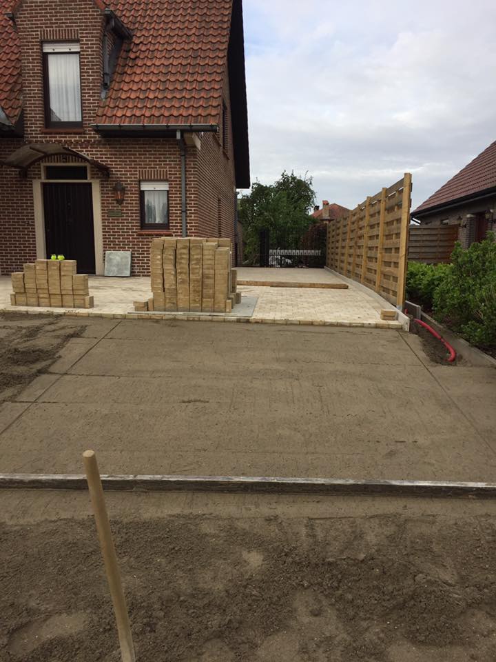 Zandkleurige oprit