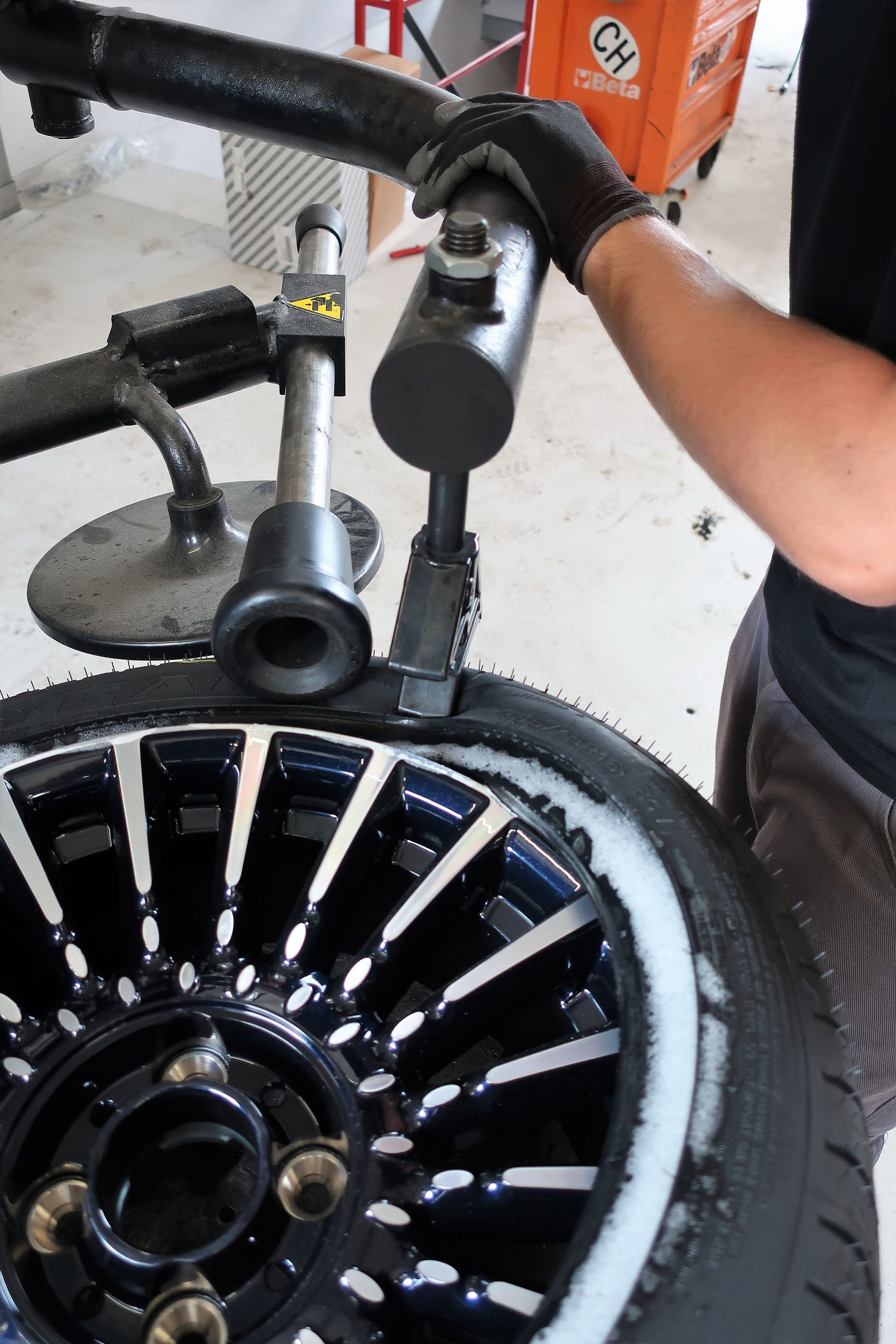 Reifenservice - Steiggarage L. Jaquet