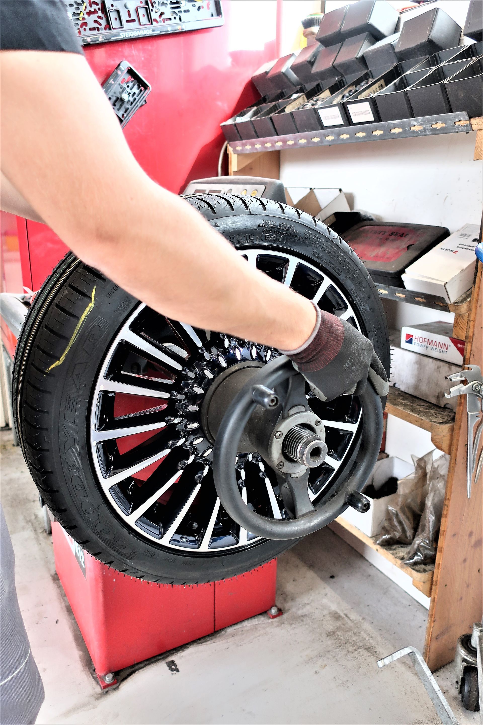 Reifenservice - Steiggarage L. Jaquet