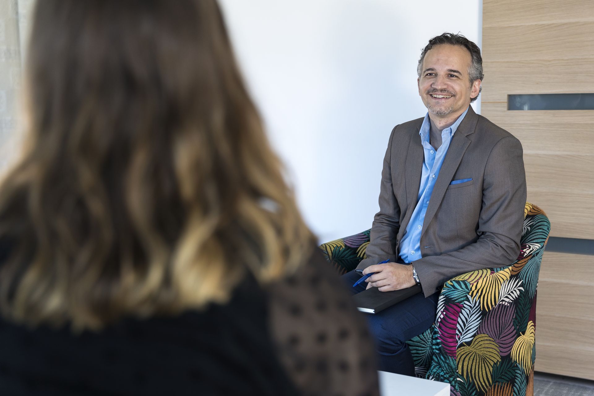 Un échange entre M. David Faye et une cliente