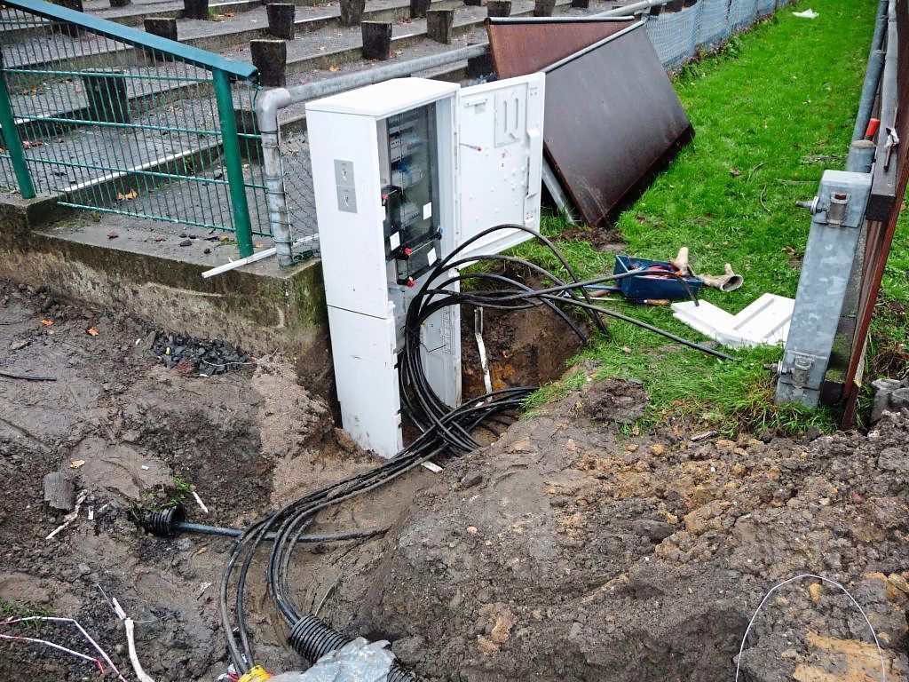 Flutlichtanlagen und Beleuchtungsanlagen von SMW Elektrotechnik