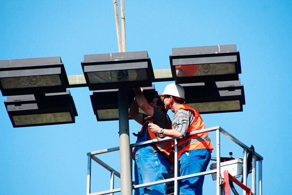 Installation von Straßenbeleuchtung und Beleuchtungsanlagen von SMW Elektrotechnik