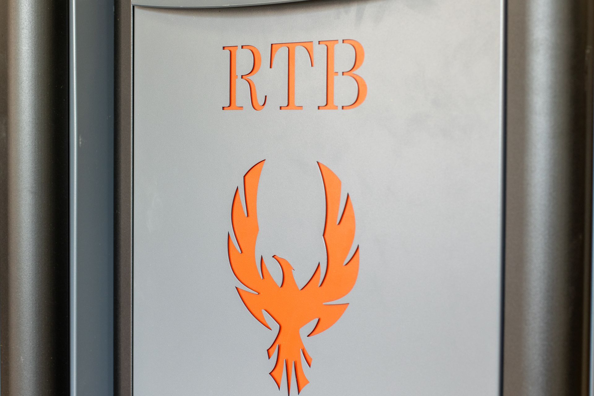 Écriture RTB sur du métal