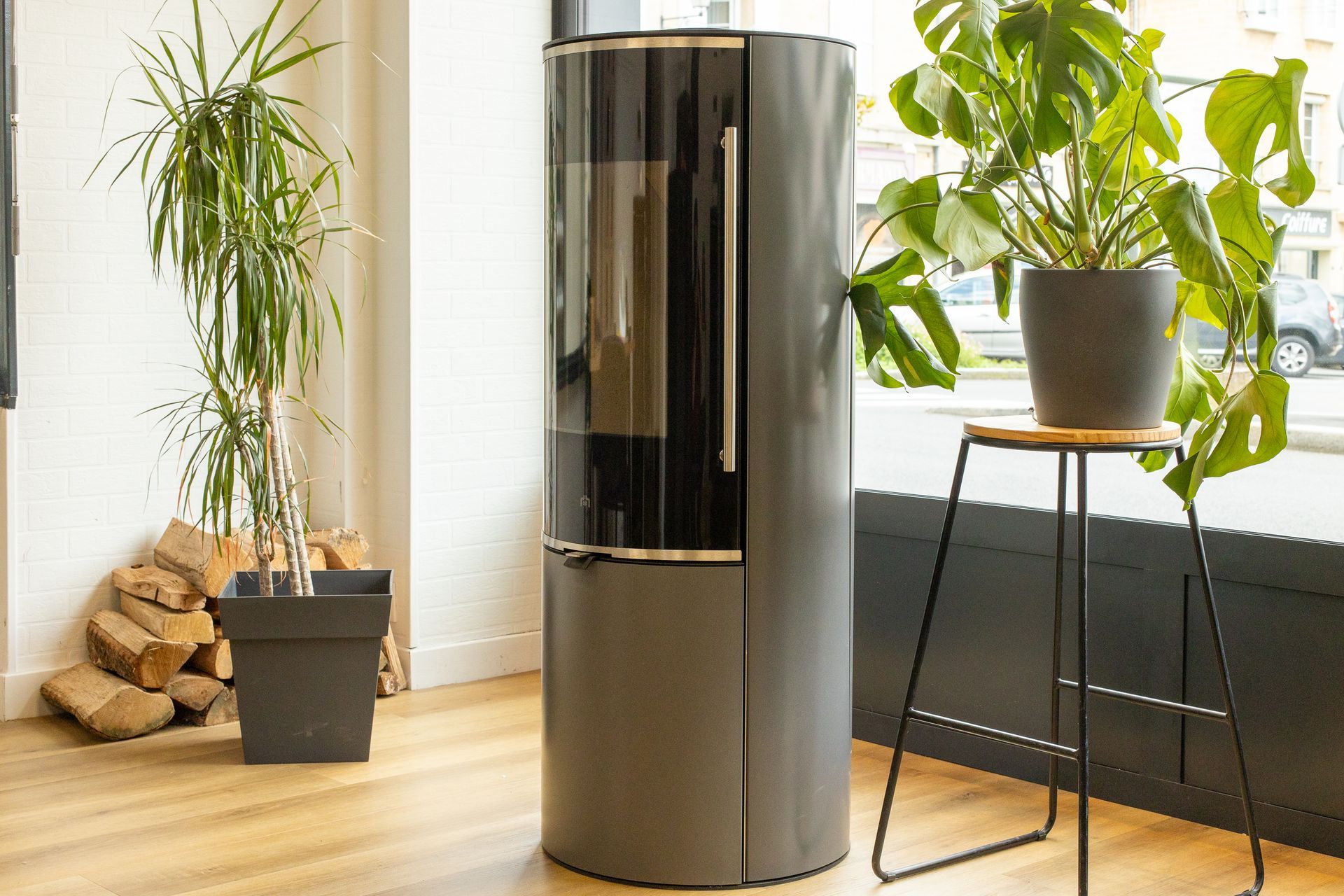 Un poêle à bois gris