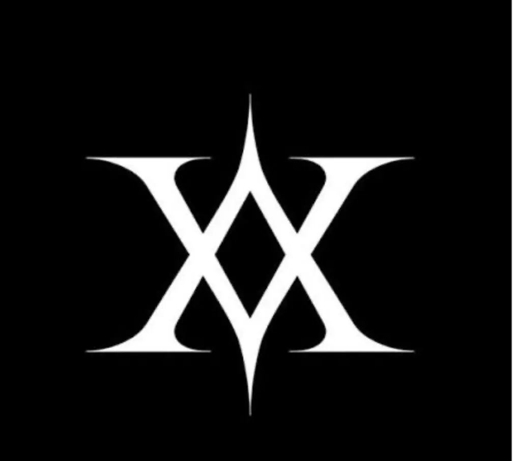 Icono de marcador de posición gris claro con un sol y montañas sobre fondo blanco