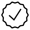 Un icono en blanco y negro de una marca de verificación en un círculo.