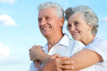 Grafik einer Person mit Erkrankung auf dem Weg zum Arzt