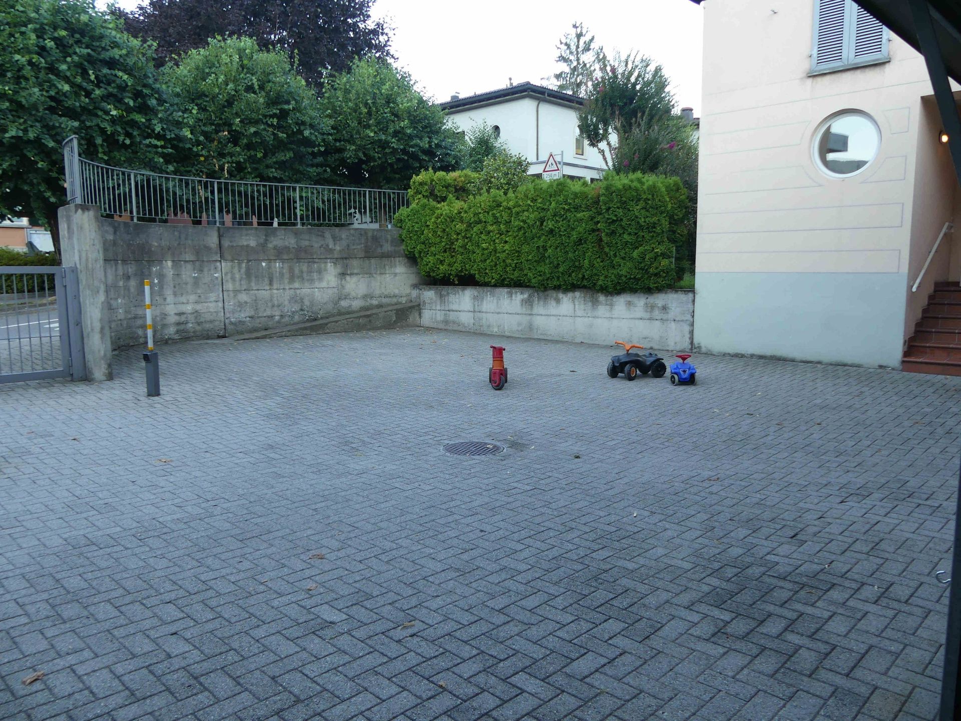 Casa Bimbi - piazzale interno