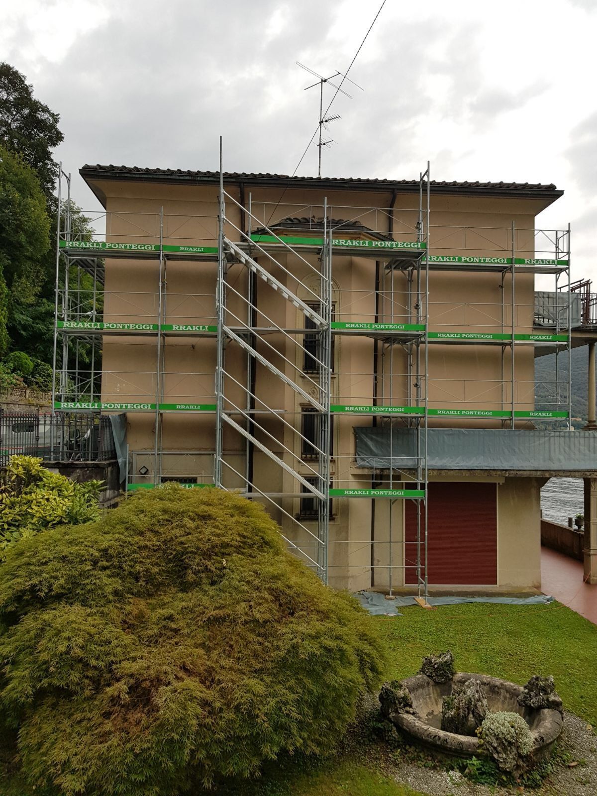 RRAKLI Ponteggi Sagl - Ponteggi con struttura particolare