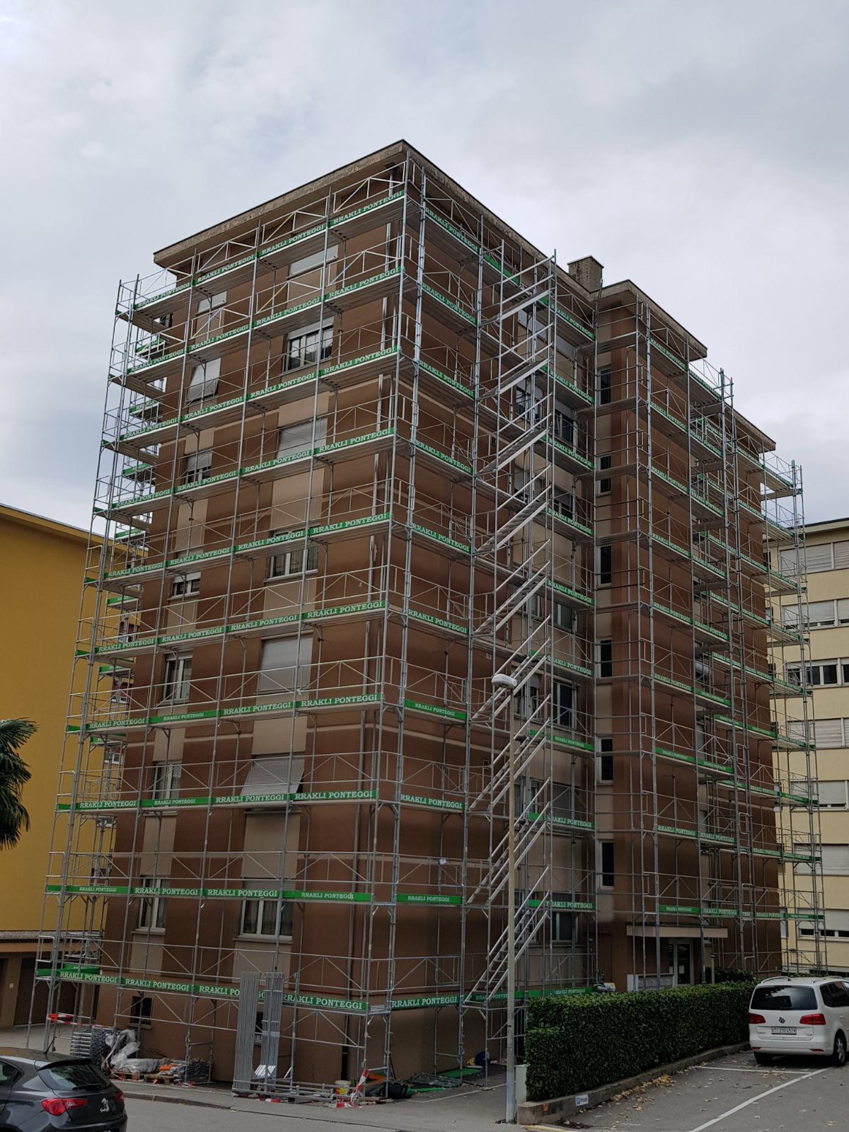 RRAKLI Ponteggi Sagl - Ponteggi stabili da reddito