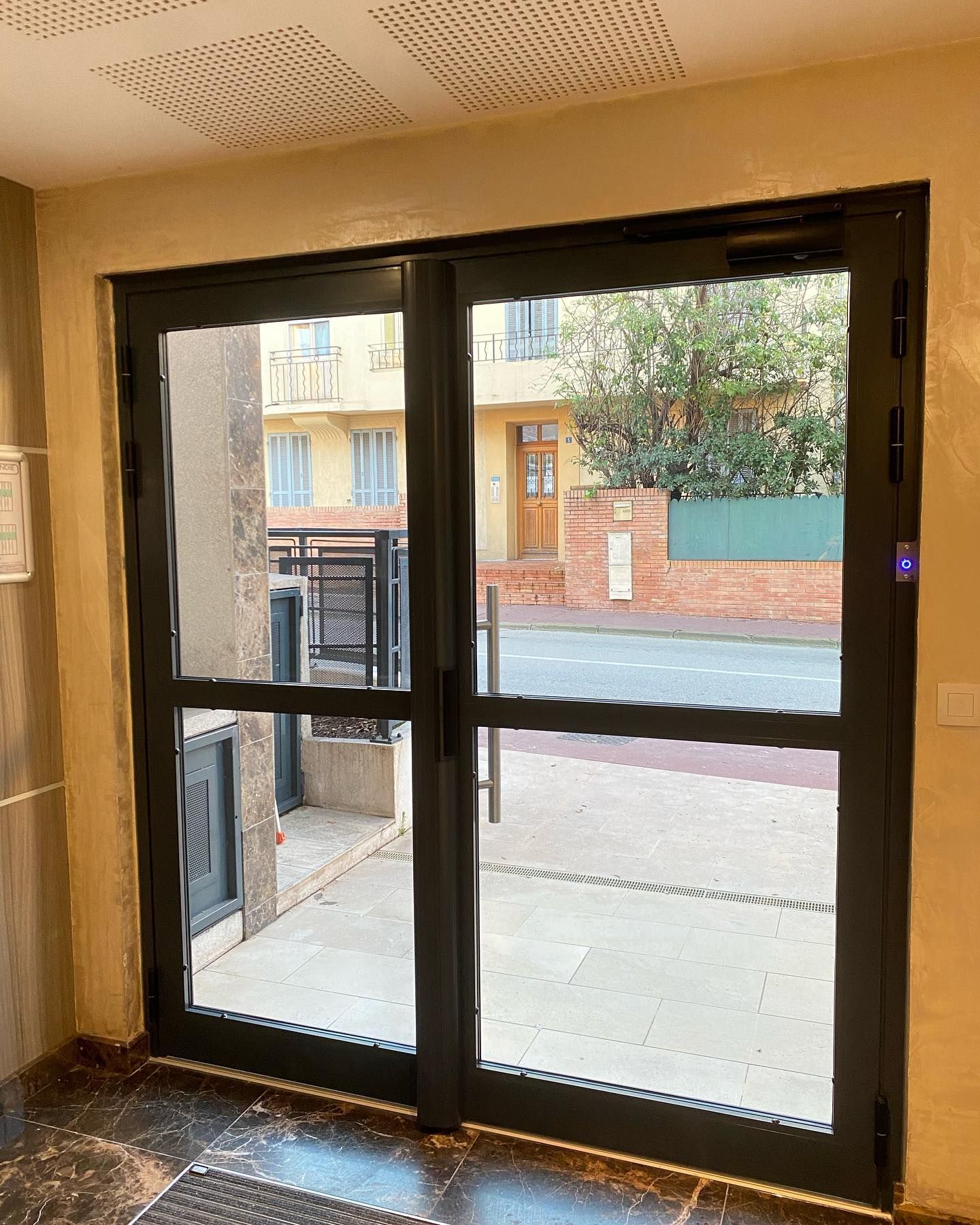 Porte d’entrée vitrée intérieur