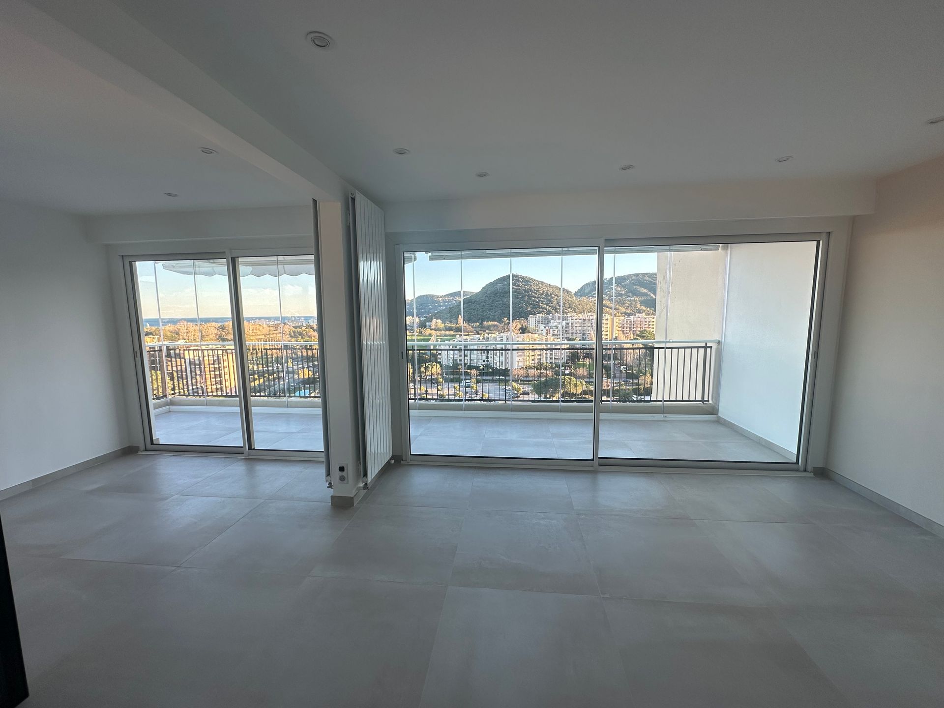 Véranda dans un grand salon