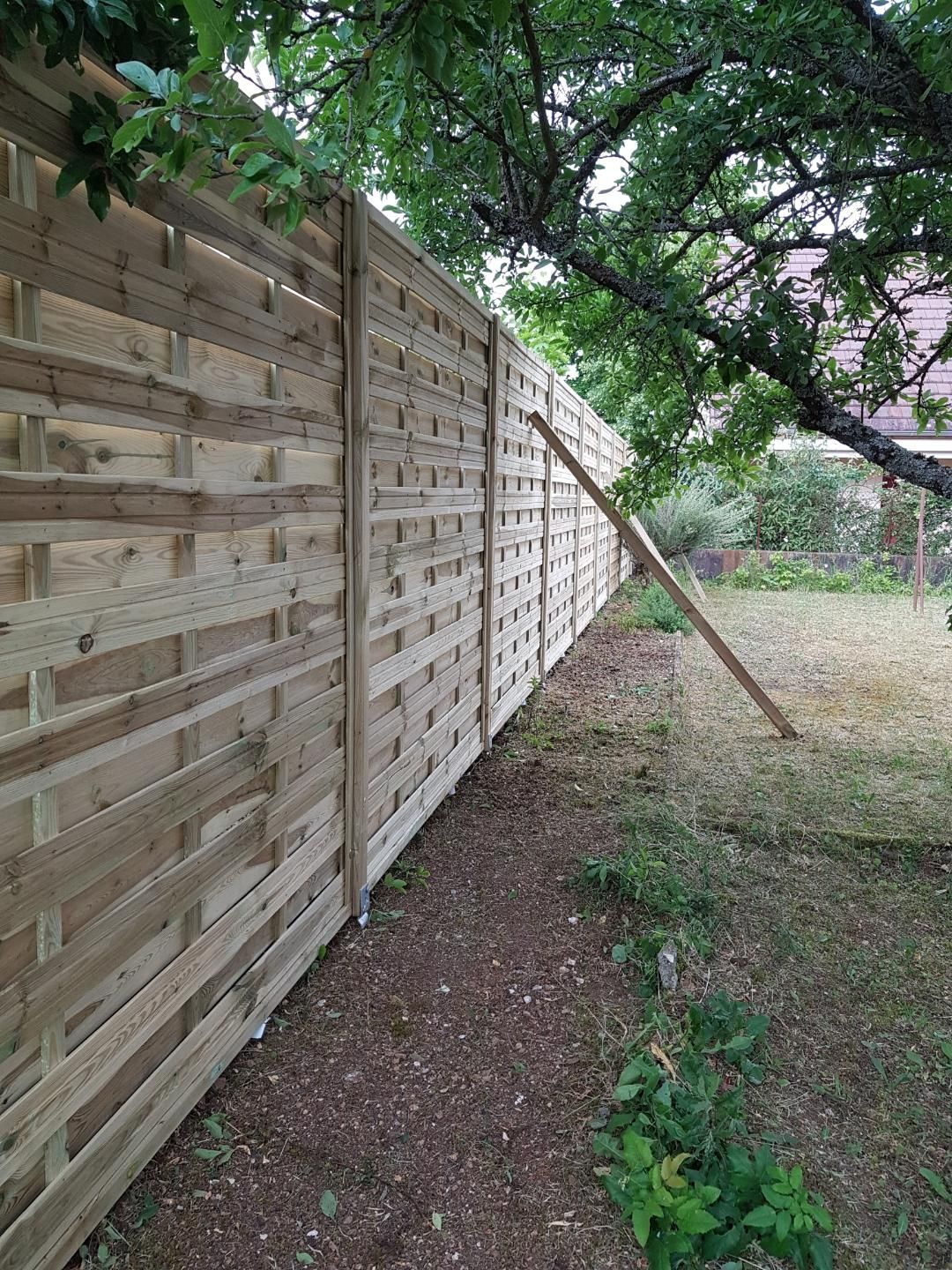 Clôture en bois élégante