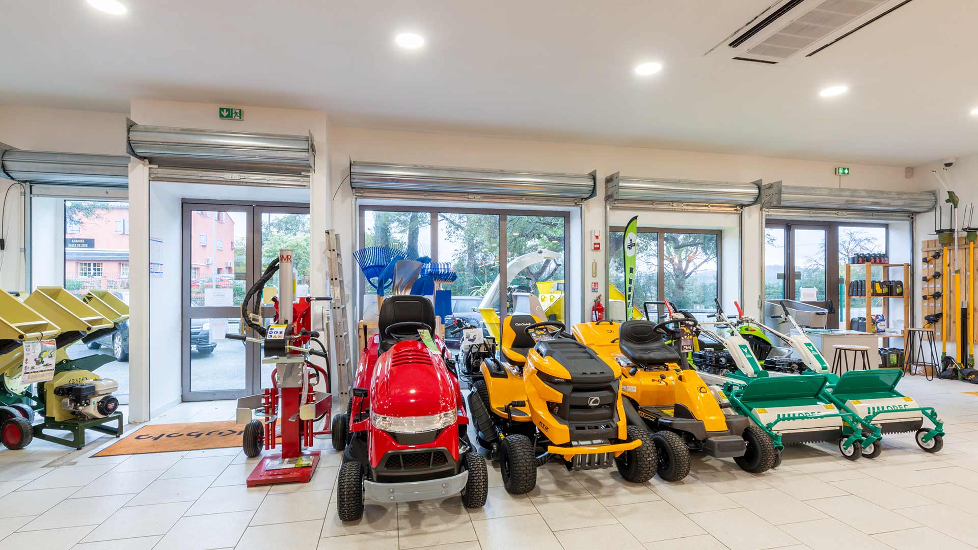 Tracteurs-tondeuses divers en vente dans la boutique