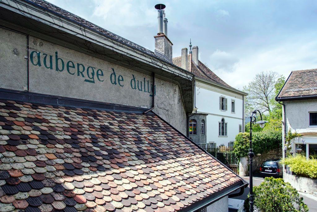 Auberge de Dully - Hôtel à Dully - Maison