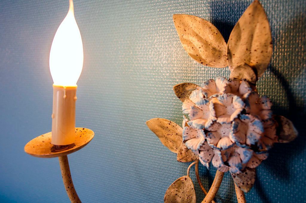 Auberge de Dully - Hôtel à Dully - lampe