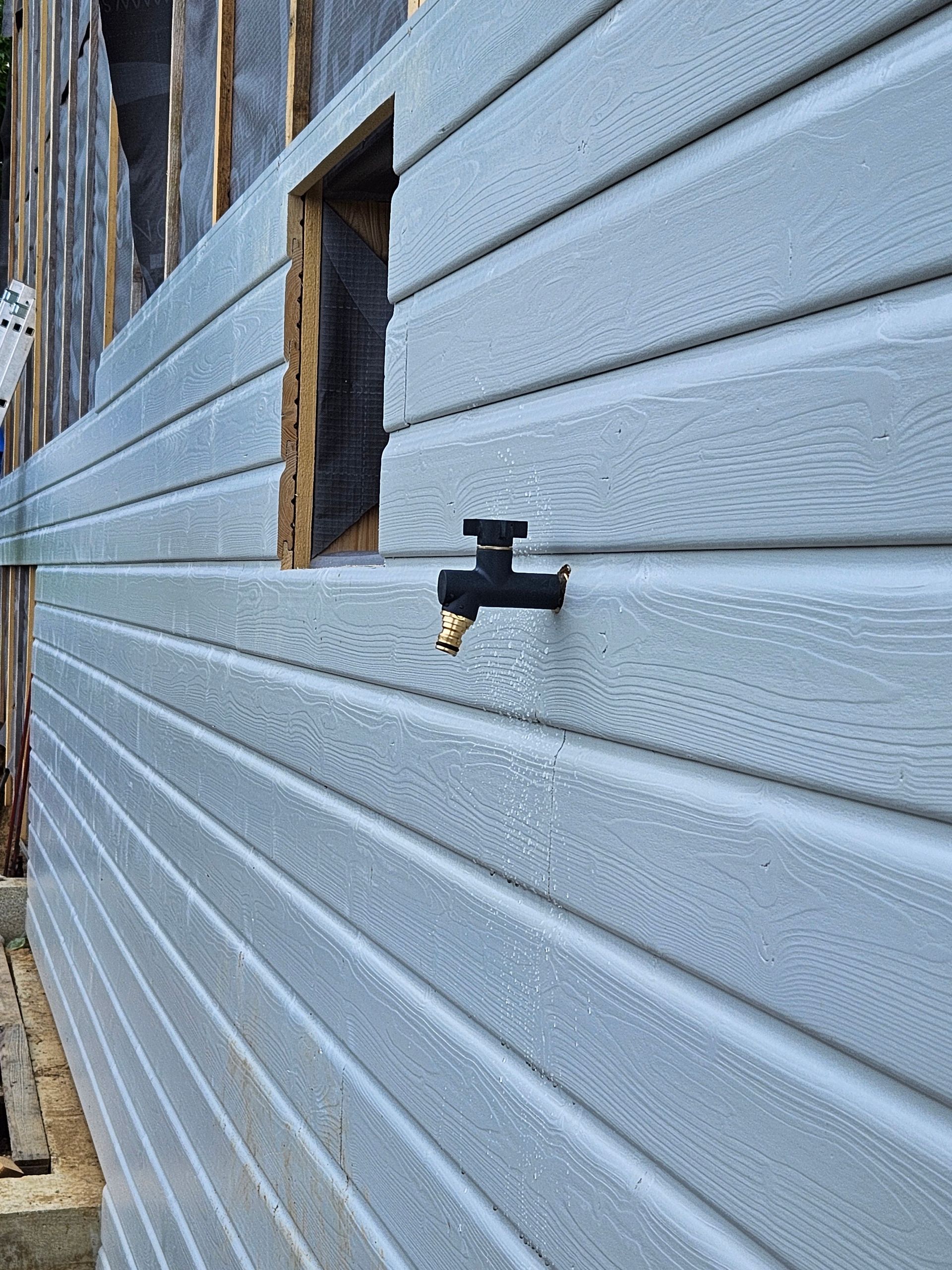 Bardage en bois gris