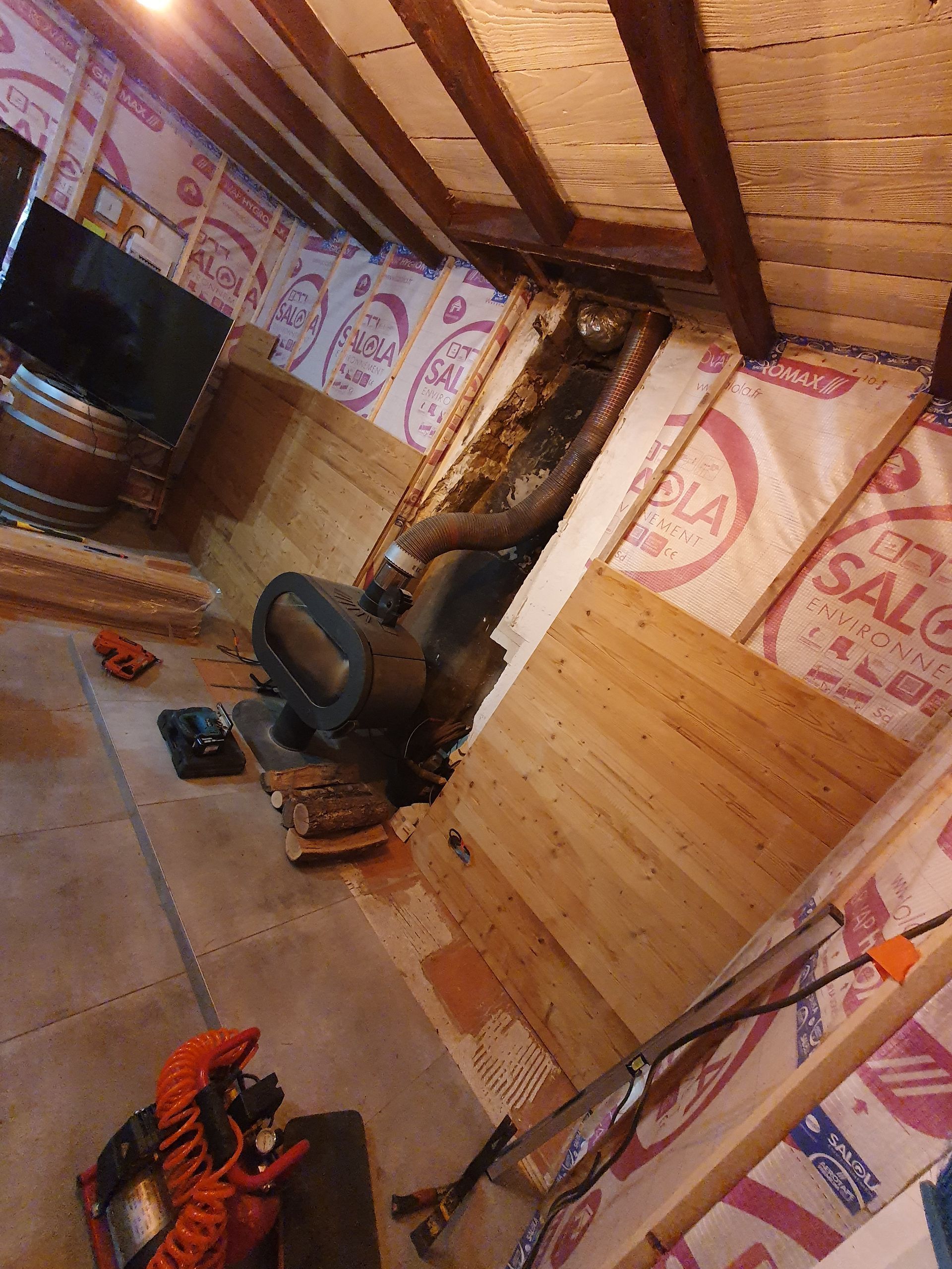 Doublage de mur en bois