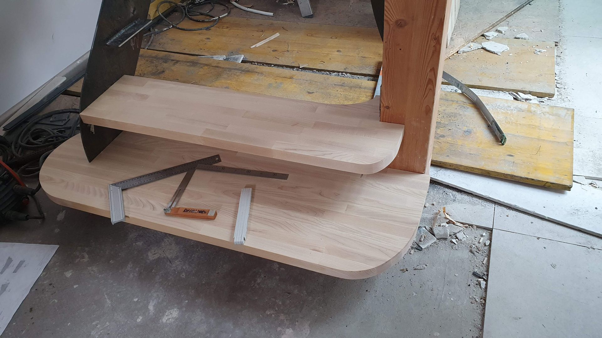 Pose d'une marche d'escalier