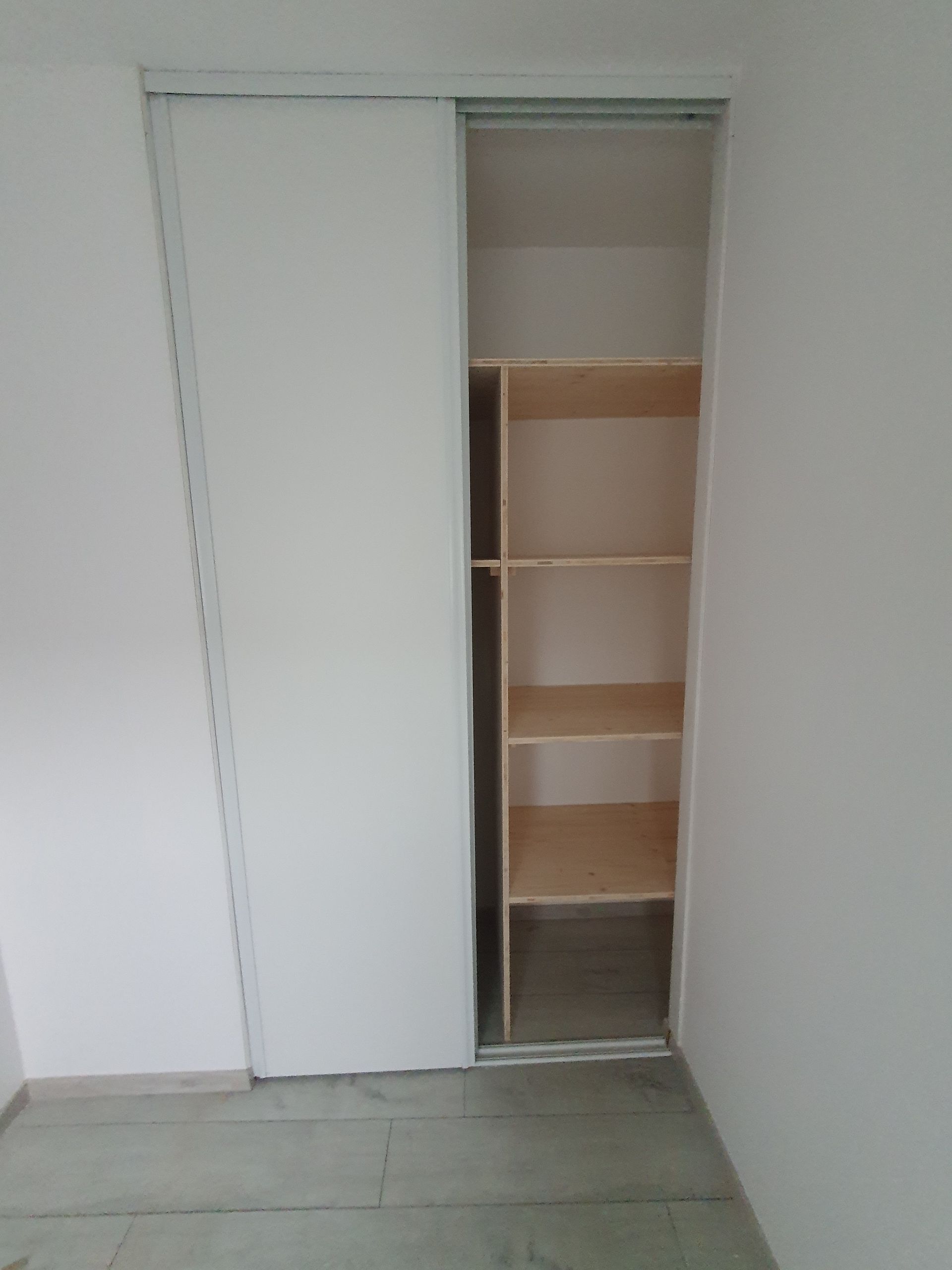 Dressing sur mesure avec porte coulissante