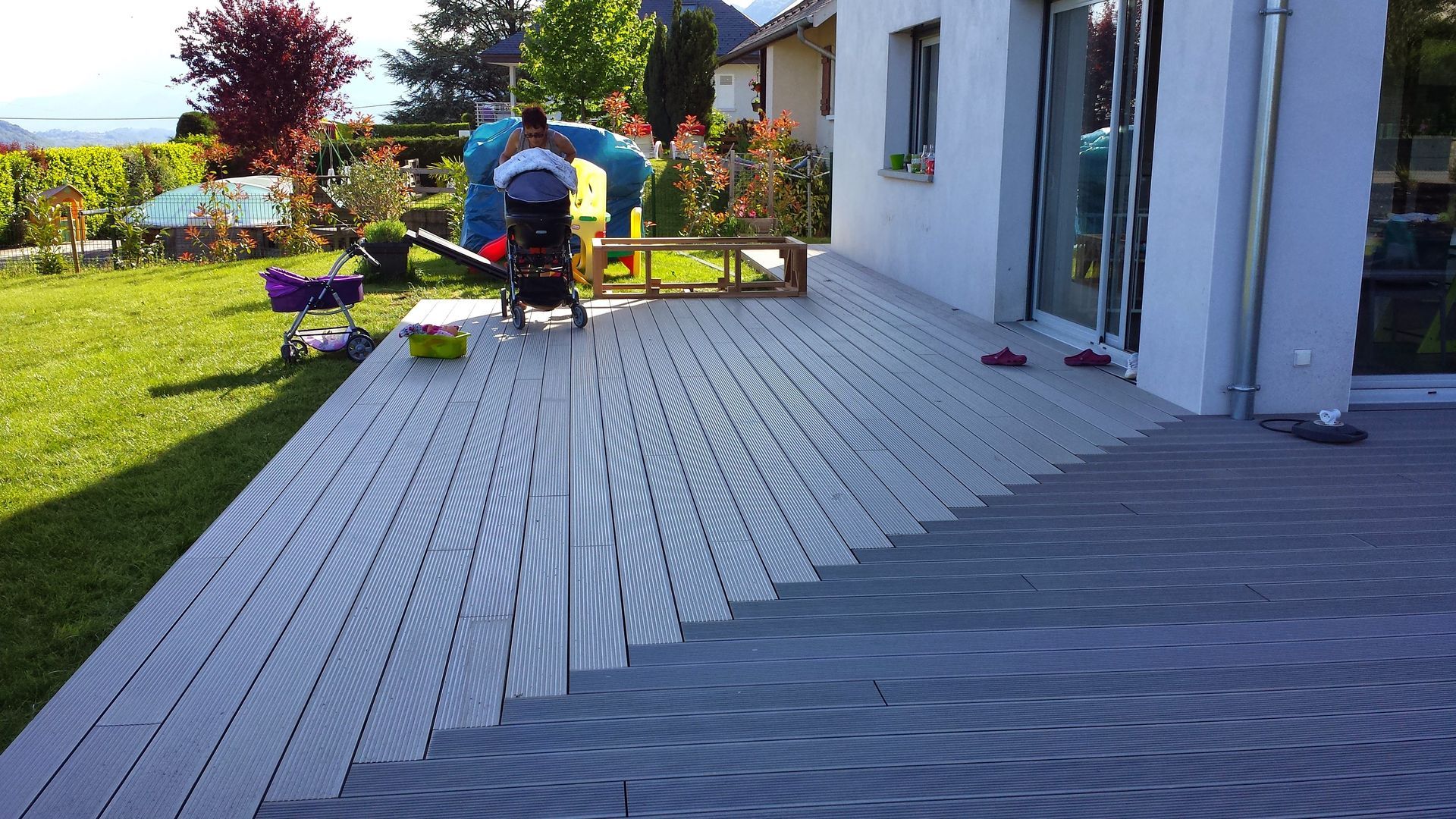 Terrasse en bois grise