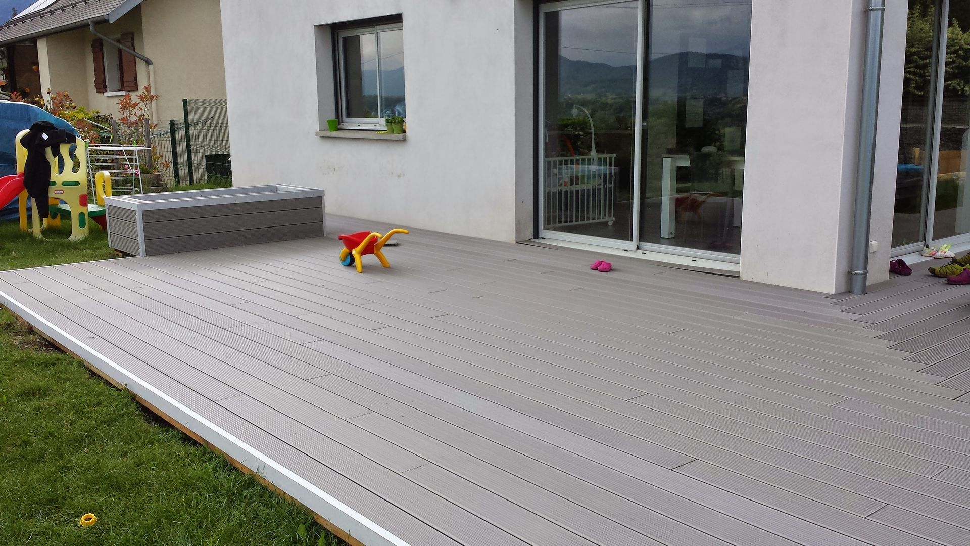 Création de terrasse en bois grise
