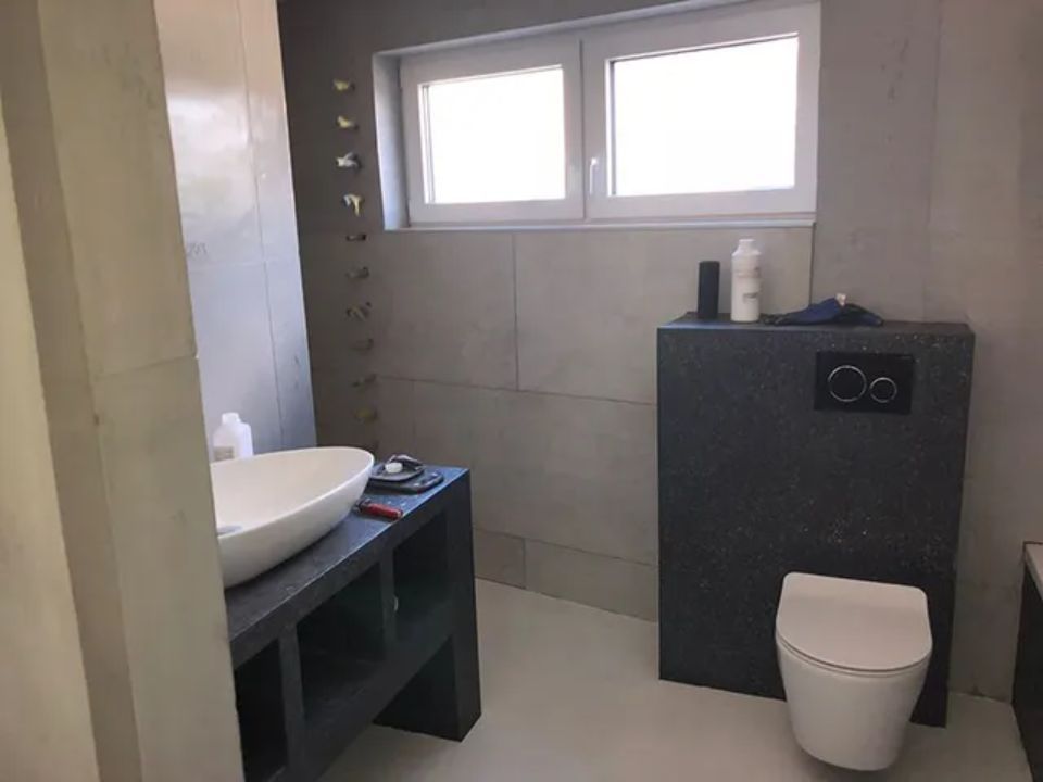 WC und Waschbecken eingebaut durch ARAGON Projektentwicklung & Bauwerksanierung GmbH