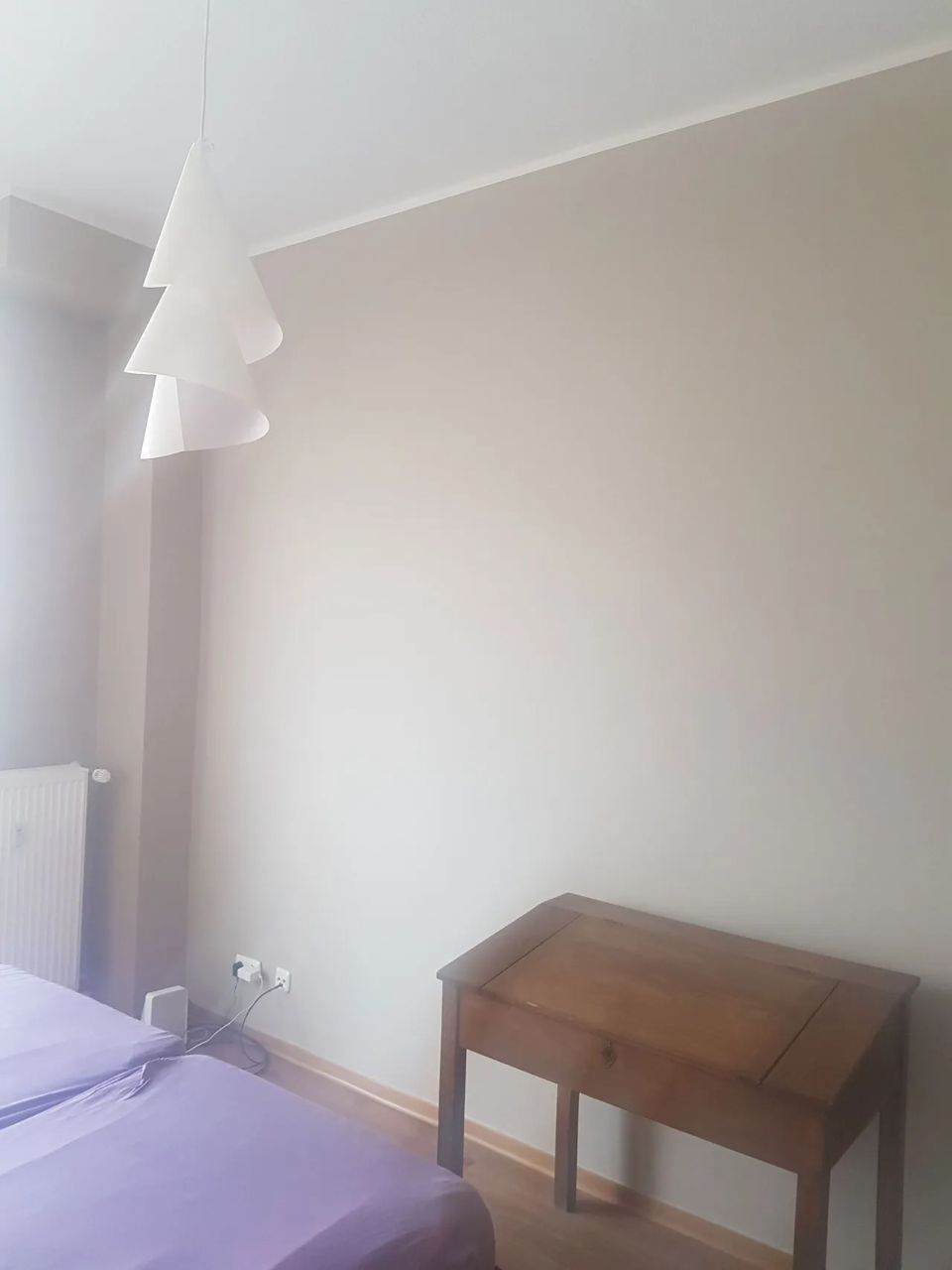 Malerarbeiten im Schlafzimmer, ausgeführt durch ARAGON Projektentwicklung & Bauwerksanierung GmbH