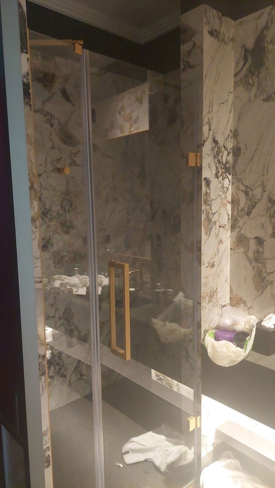 Καμπίνα μπάνιου 